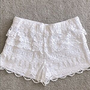 Whispers White Lace Women Shorts.Size:XL. Gently Used.